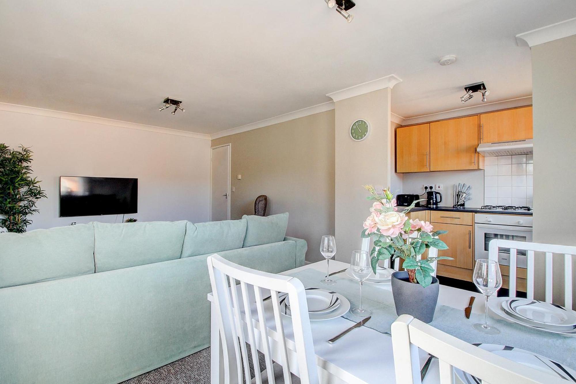 2 Minutes From Mk Central By Car- 2 Bed Apartment - 2 Free Parking Spaces- Hosted By Stayinmk 밀턴 케인즈 외부 사진
